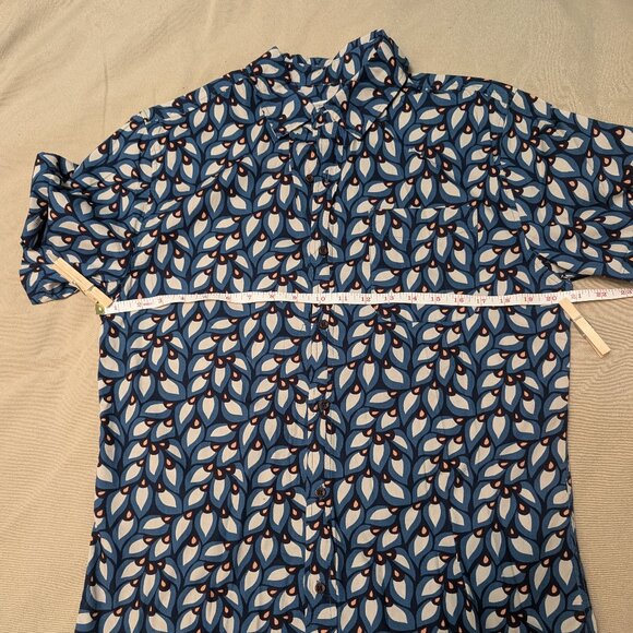 Katin Short Sleeve Button Up Shirt - M - Picture 3 of 4